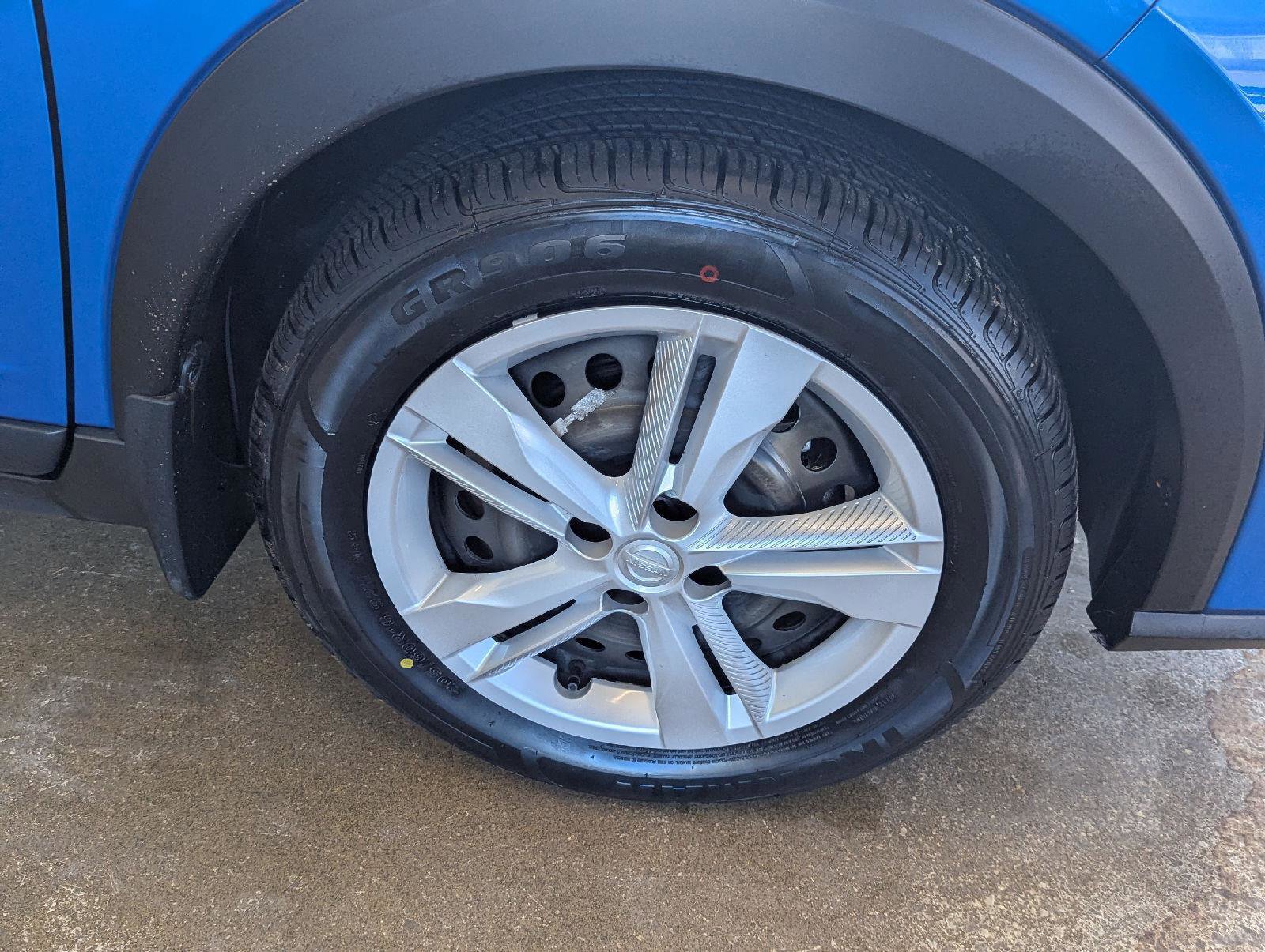 Used 2024 Nissan Kicks S image 32