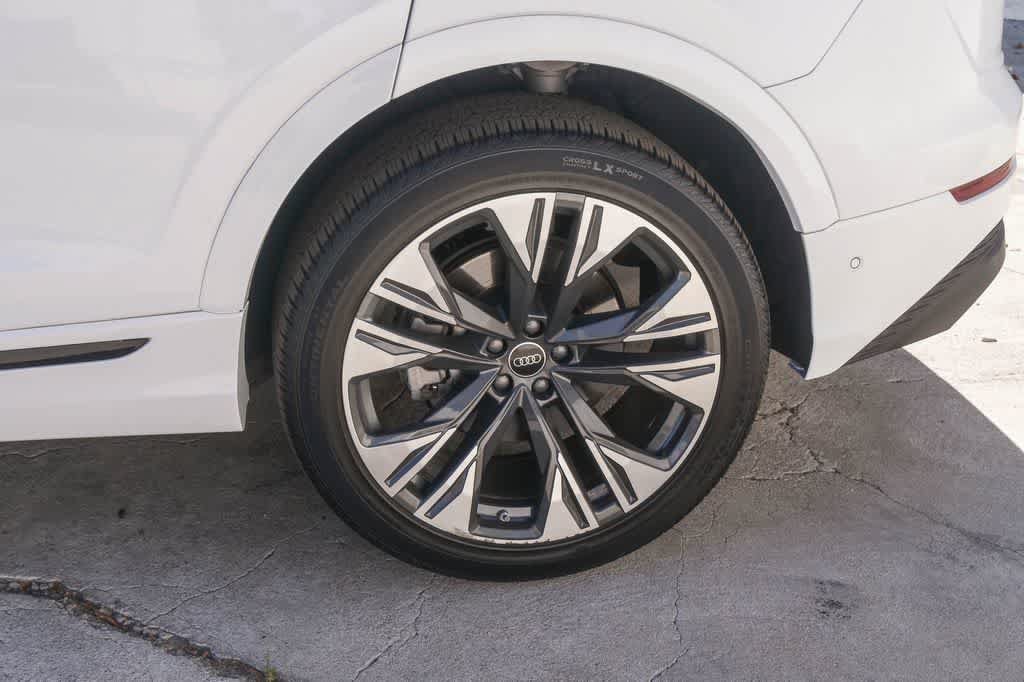 Used 2023 Audi Q8 Premium Plus w/ Premium Plus Package AWD/4WD image 6