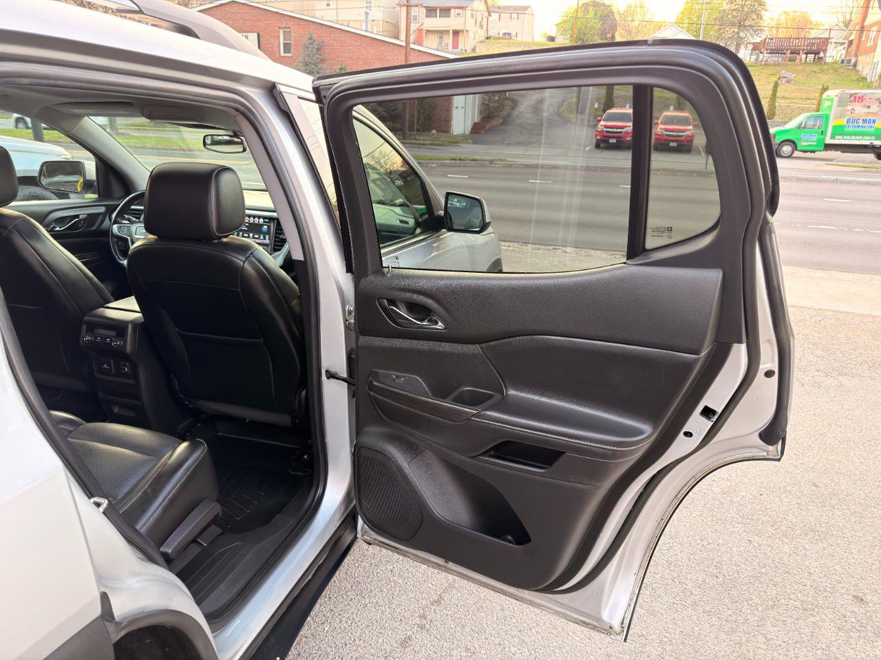 Used 2019 GMC Acadia SLT image 18