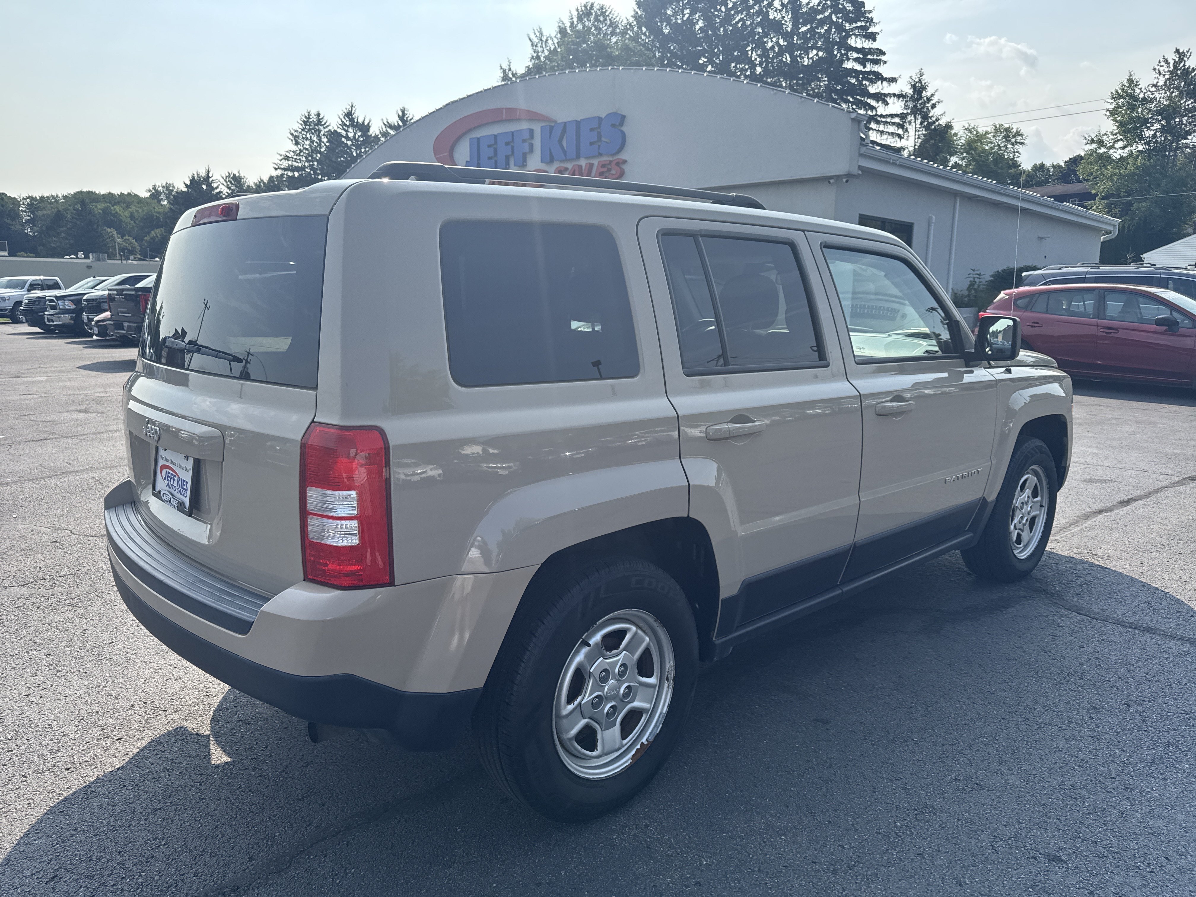 Used 2017 Jeep Patriot Sport w/ Power Value Group FWD image 5