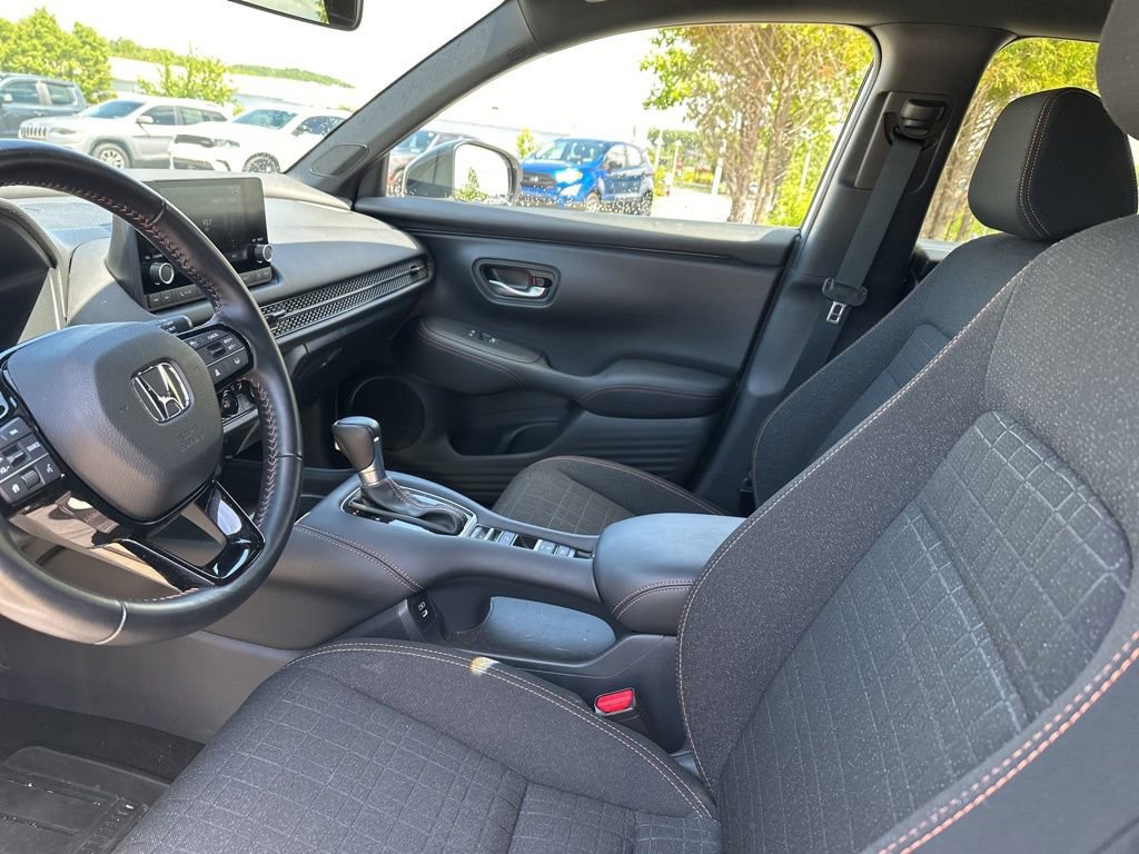 Used 2025 Honda HR-V Sport image 9