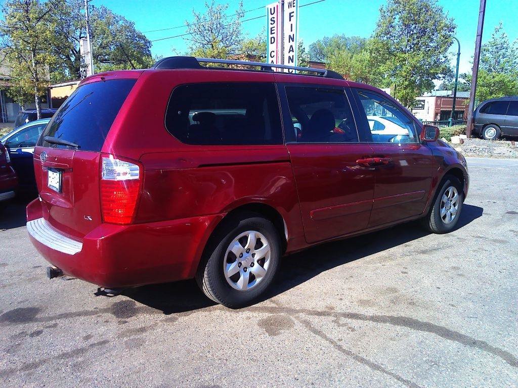 Used 2009 Kia Sedona LX FWD image 2