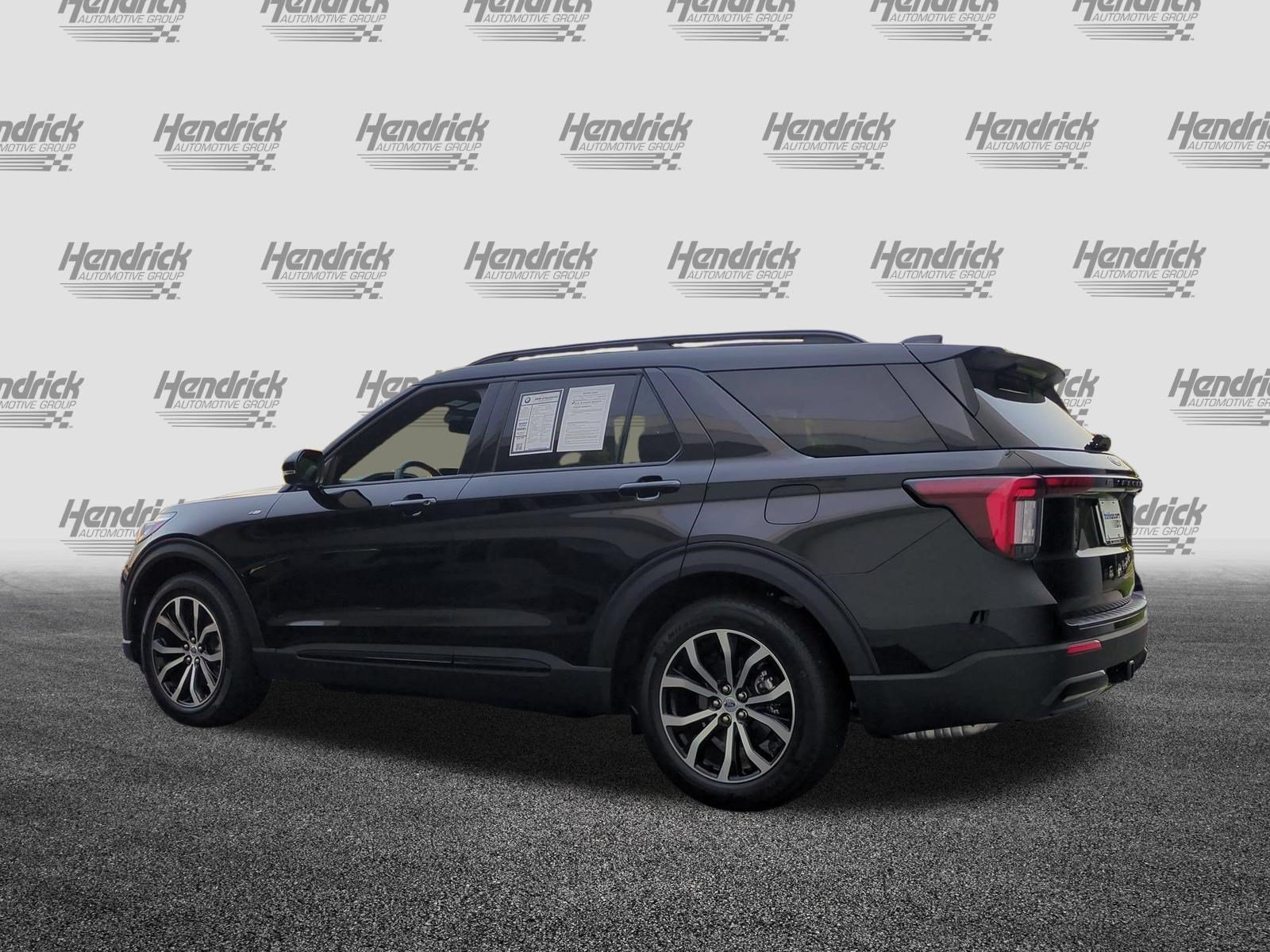 Used 2026 Ford Explorer ST-Line w/ Premium Package RWD image 8
