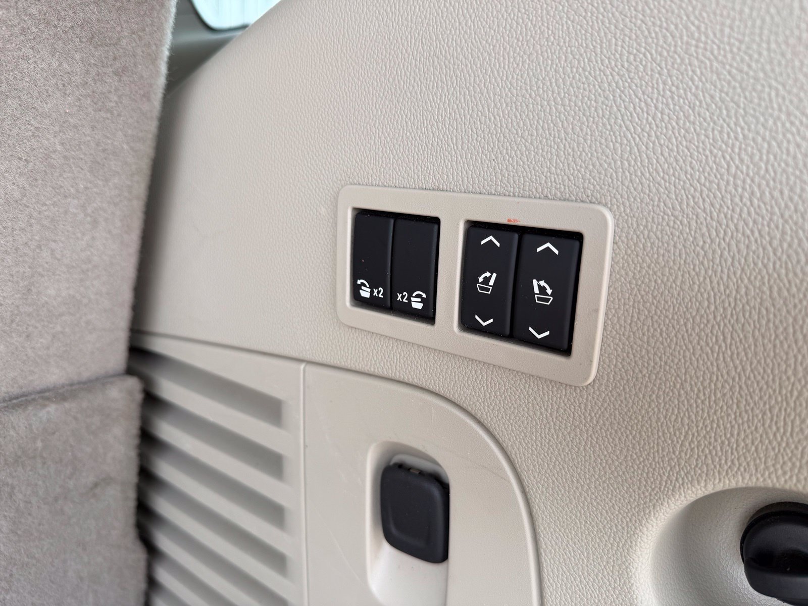 Used 2018 GMC Yukon Denali w/ Open Road Package RWD image 45