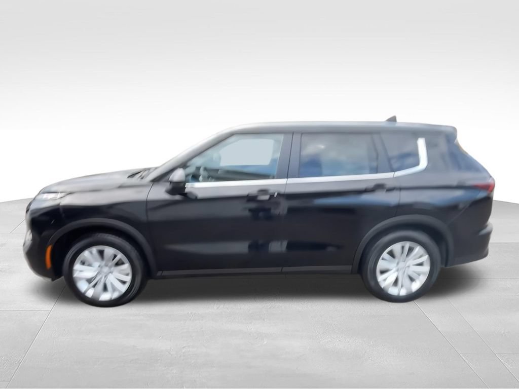 New 2026 Mitsubishi Outlander ES FWD image 5