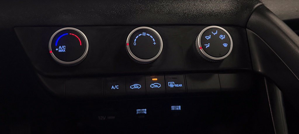 Certified 2021 Hyundai Elantra SE FWD image 20