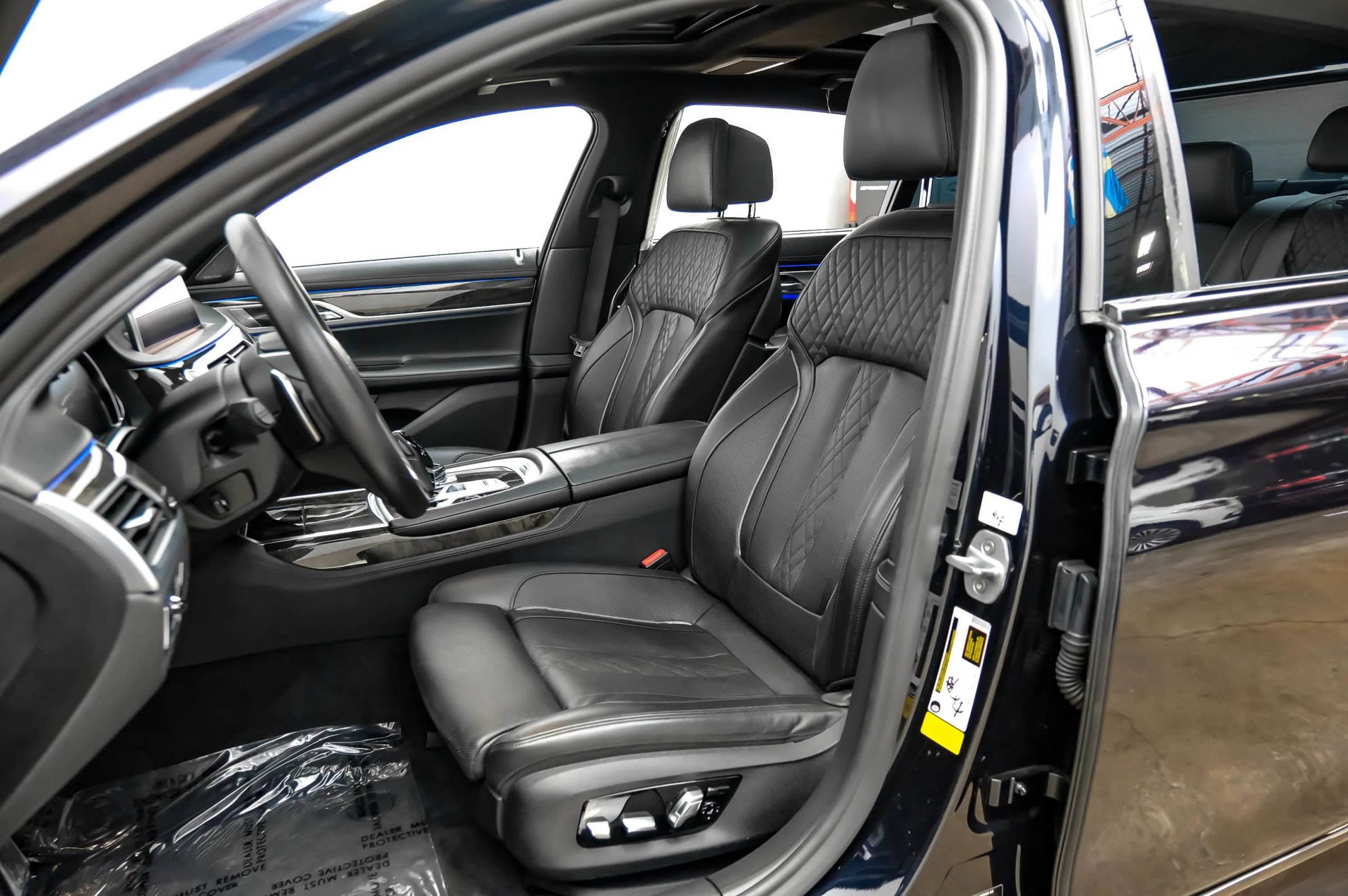 Used 2019 BMW 740i w/ Executive Package RWD image 37