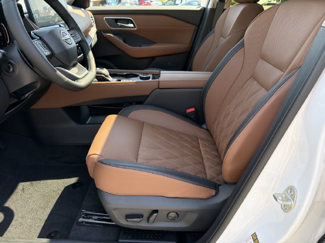 Certified 2026 Nissan Rogue Platinum AWD/4WD image 28