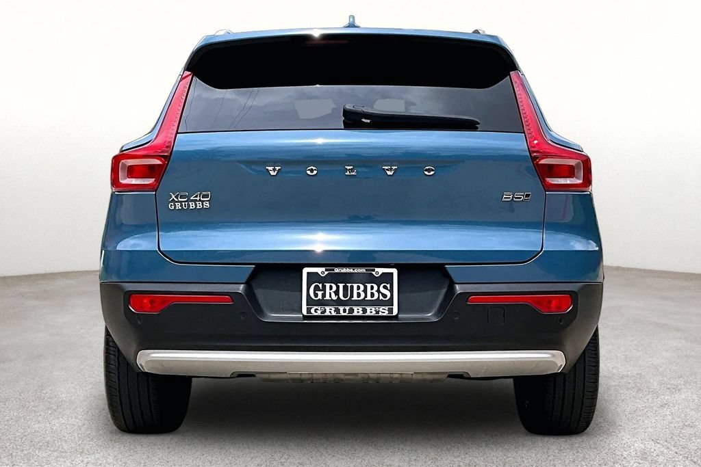Certified 2024 Volvo XC40 B5 Core AWD/4WD image 5