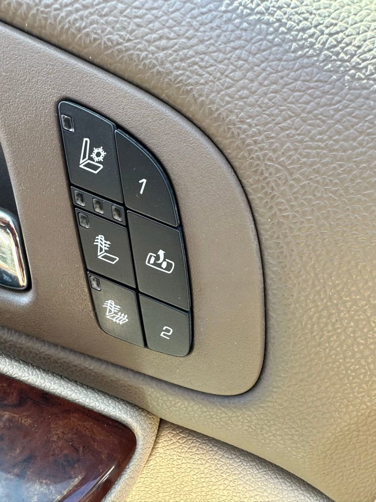 Used 2013 Chevrolet Silverado 1500 LTZ w/ LTZ White Diamond Edition image 24