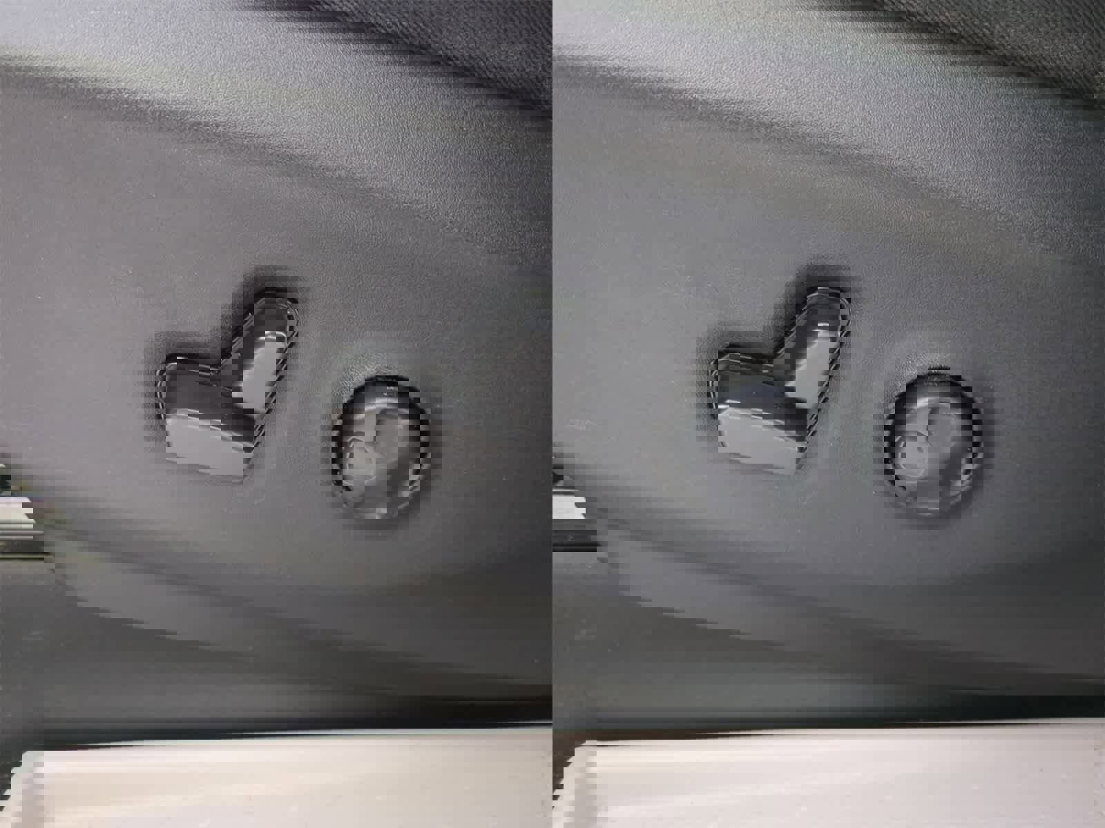 Certified 2022 Chrysler Pacifica Touring-L w/ Uconnect Theater Family Group image 17