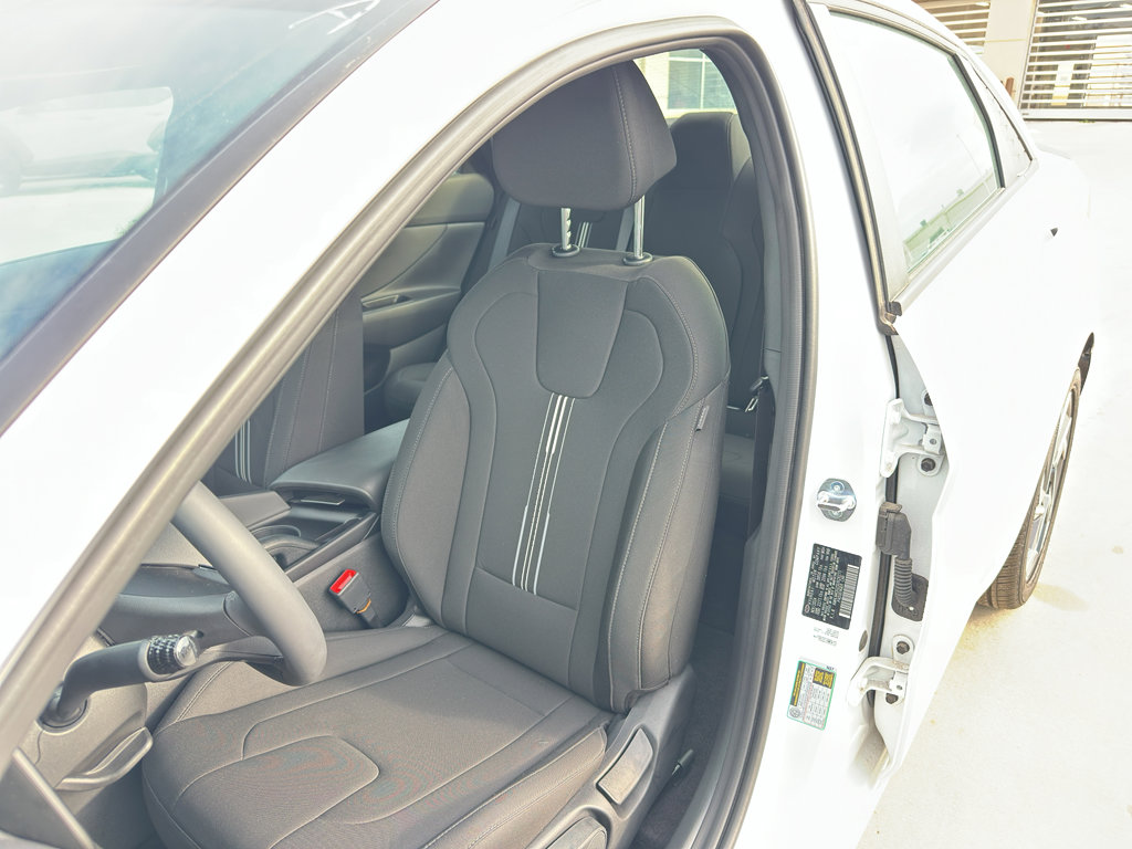 New 2025 Hyundai Elantra Sport image 24
