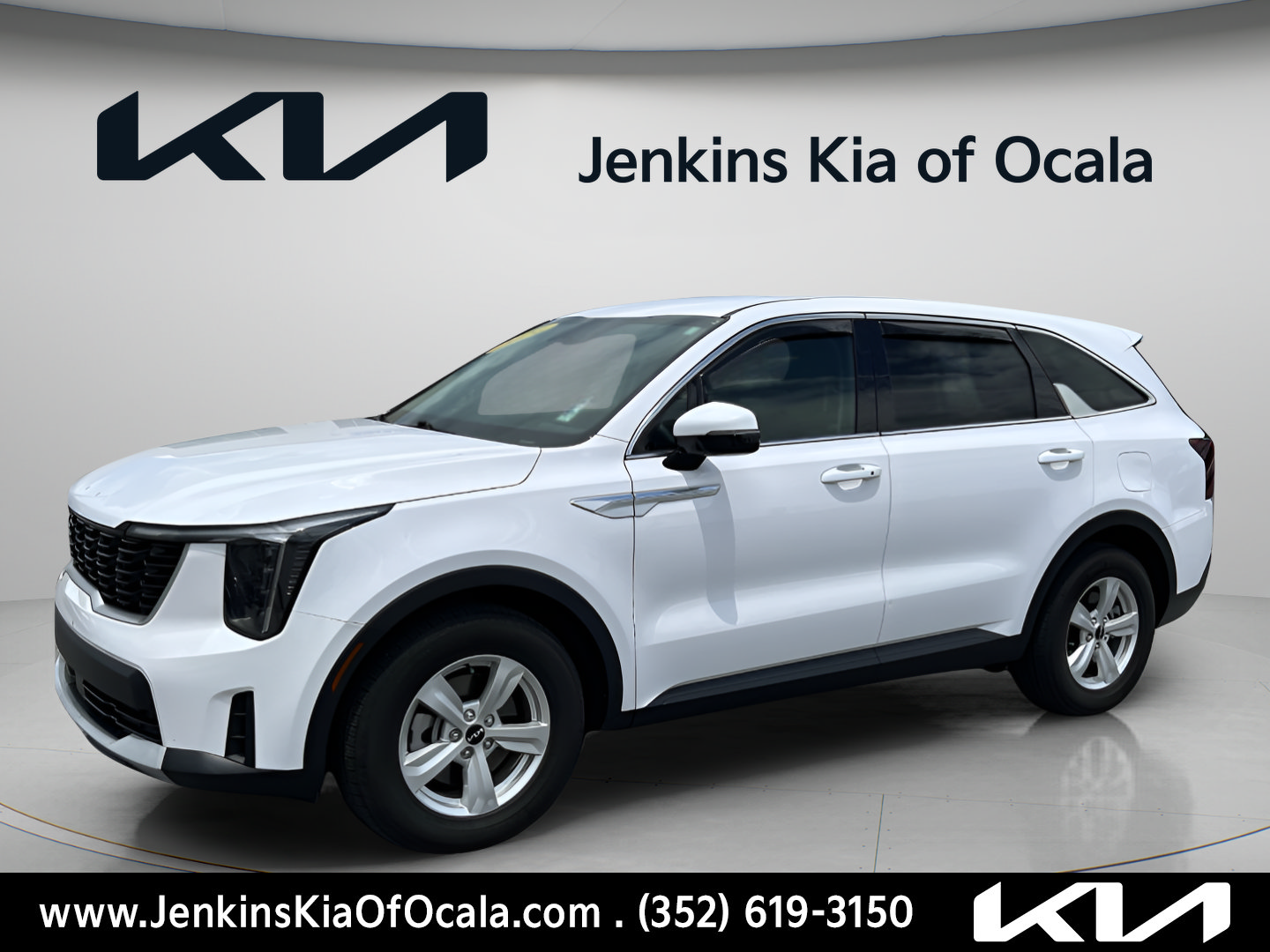 Used 2024 Kia Sorento LX FWD image 11