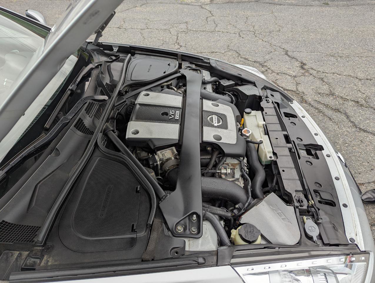 Used 2010 Nissan 370Z Touring w/ Sport Pkg RWD image 35