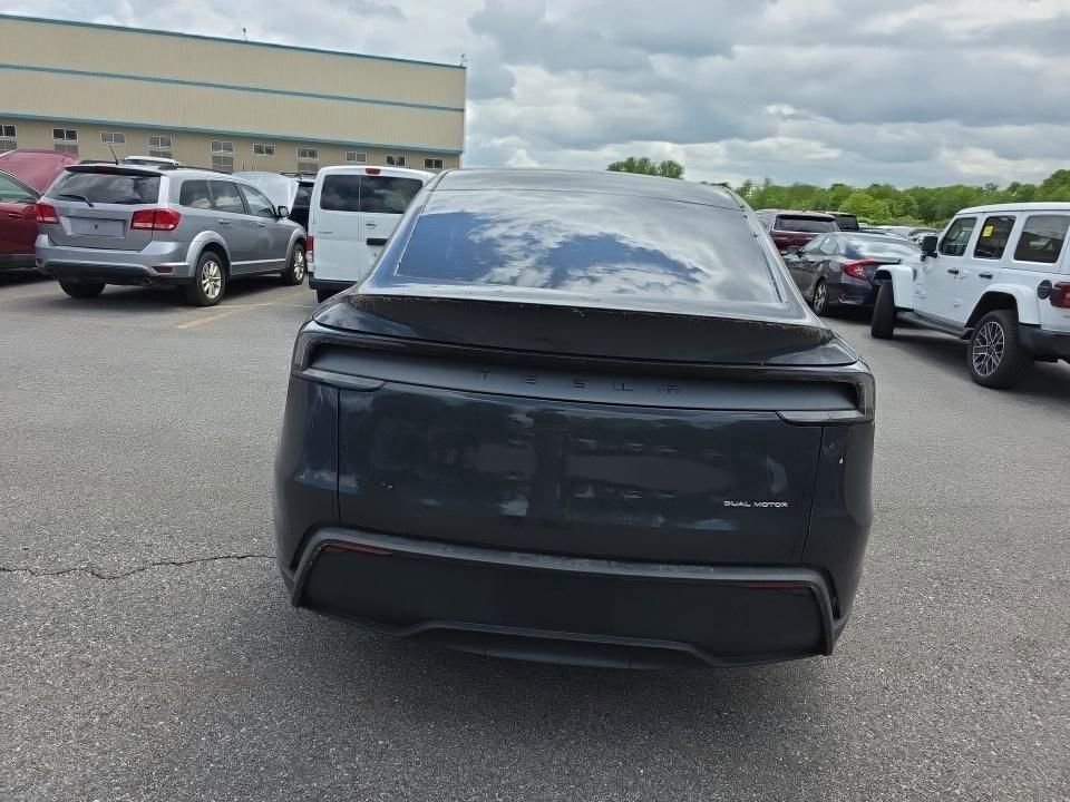 Used 2026 Tesla Model Y AWD image 5