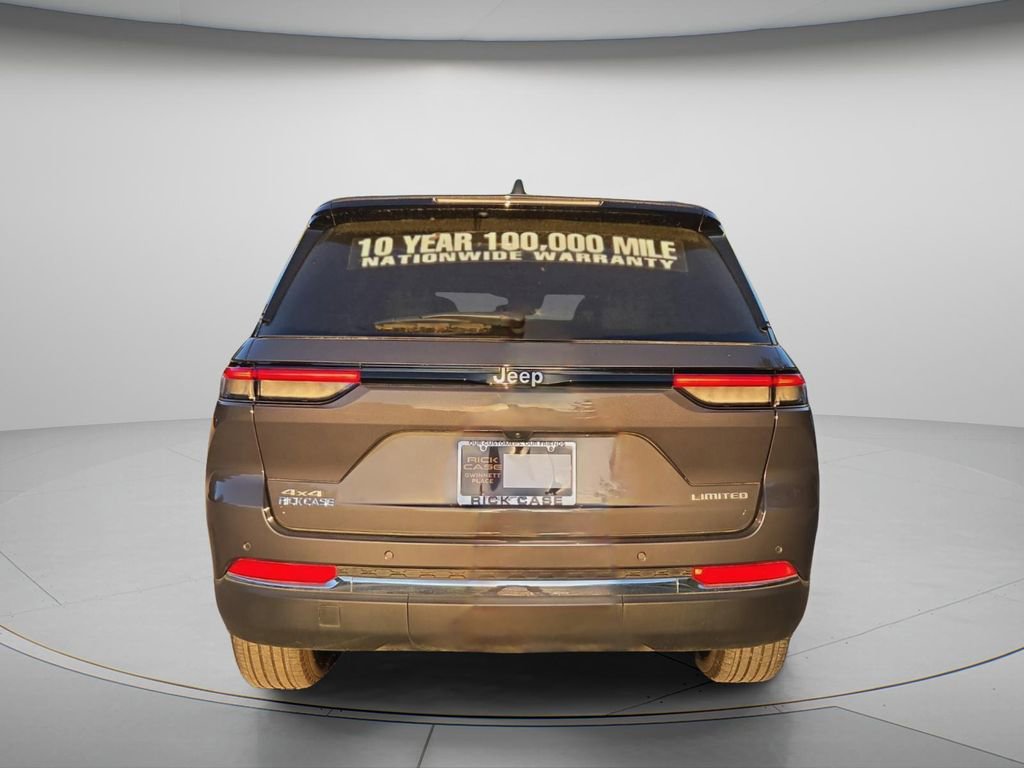 Used 2025 Jeep Grand Cherokee Limited AWD/4WD image 5