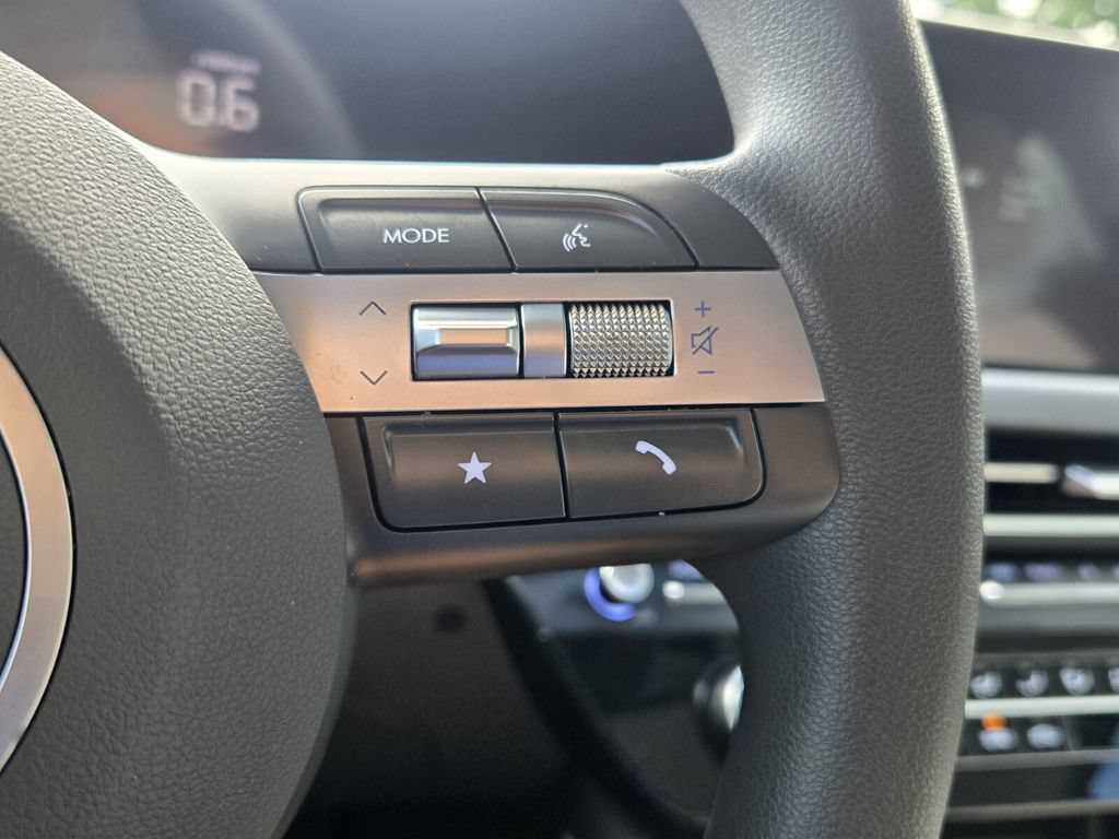 Certified 2025 Hyundai Sonata SE FWD image 25