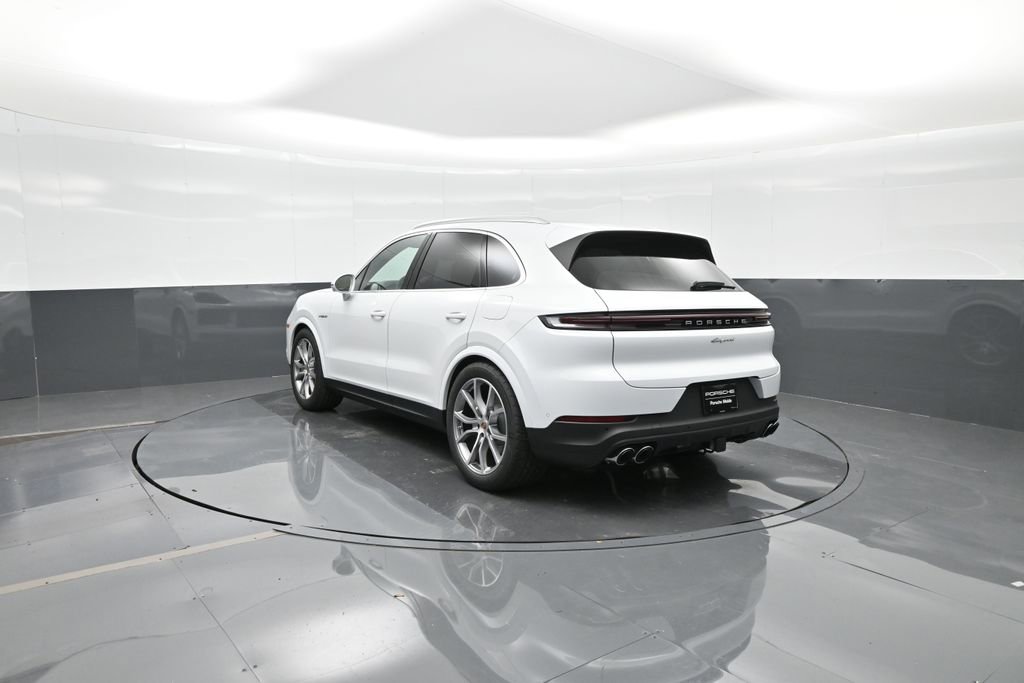 New 2025 Porsche Cayenne E-Hybrid image 3