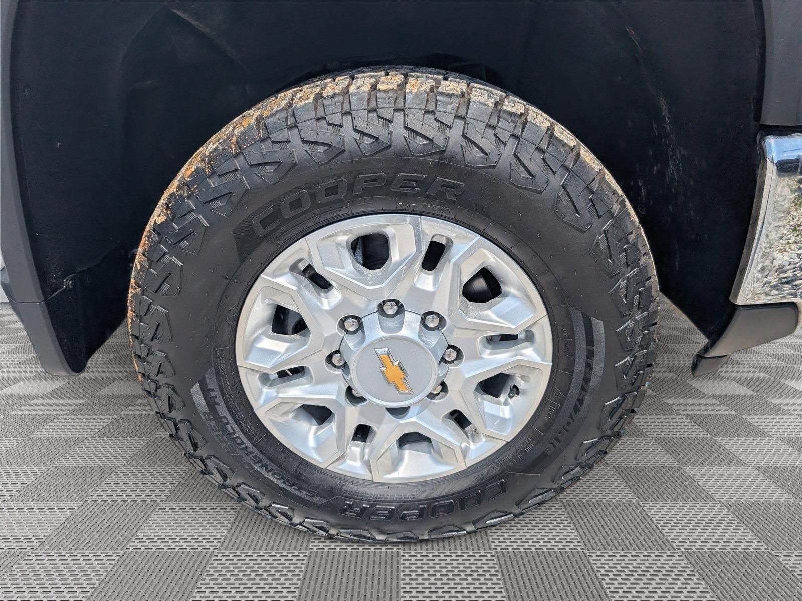 Used 2024 Chevrolet Silverado 2500 LTZ AWD/4WD image 9
