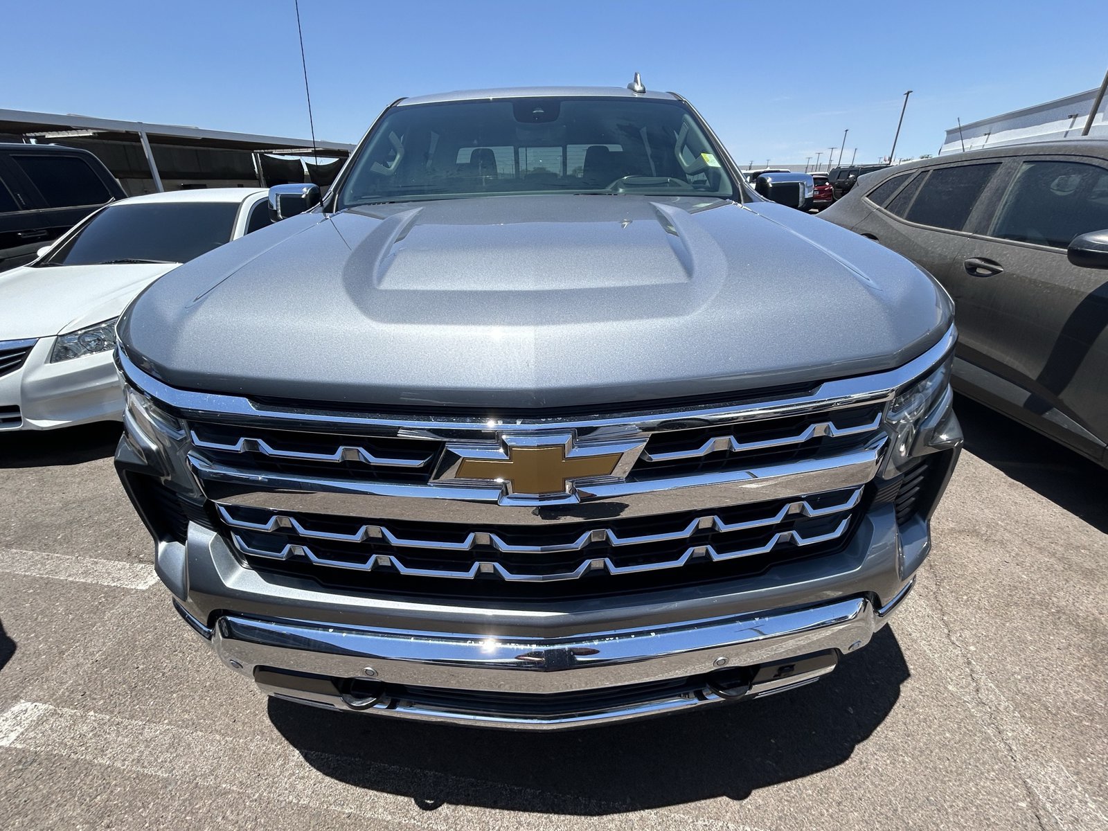Used 2023 Chevrolet Silverado 1500 LTZ w/ Technology Package AWD/4WD image 17