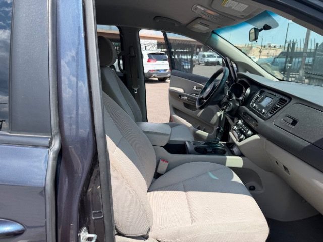 Used 2015 Kia Sedona LX FWD image 31