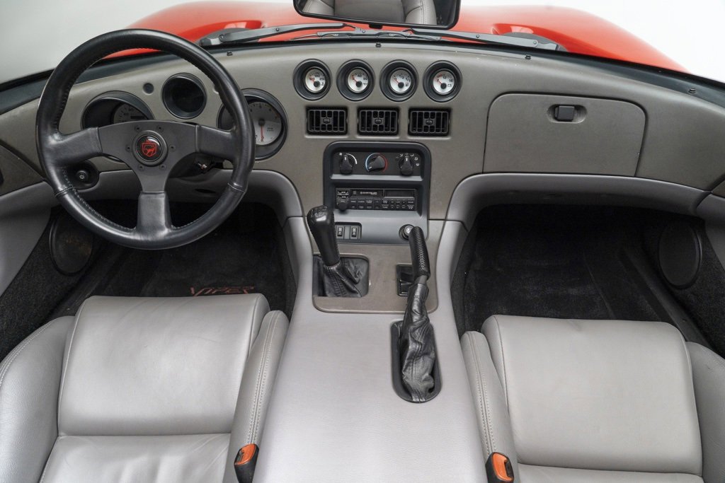 Used 1993 Dodge Viper RT/10 image 2
