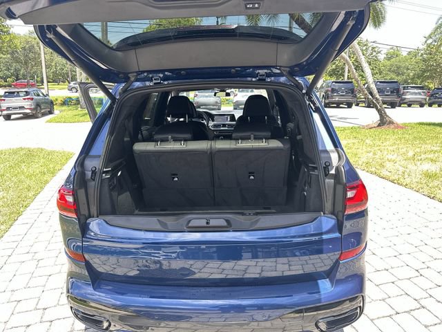 Used 2021 BMW X7 xDrive40i w/ M Sport Package AWD/4WD image 28