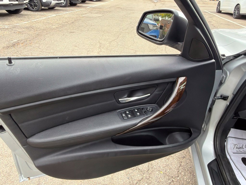Used 2015 BMW 328i xDrive Sedan AWD/4WD image 11