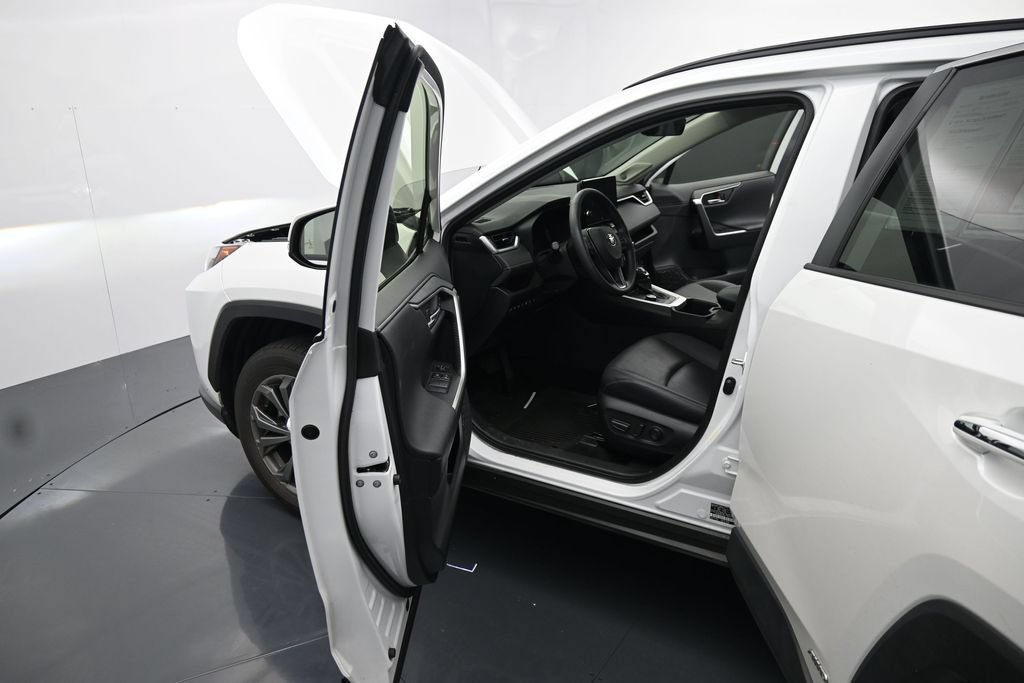 Used 2024 Toyota RAV4 Limited w/ Advanced Technology Package AWD/4WD image 17
