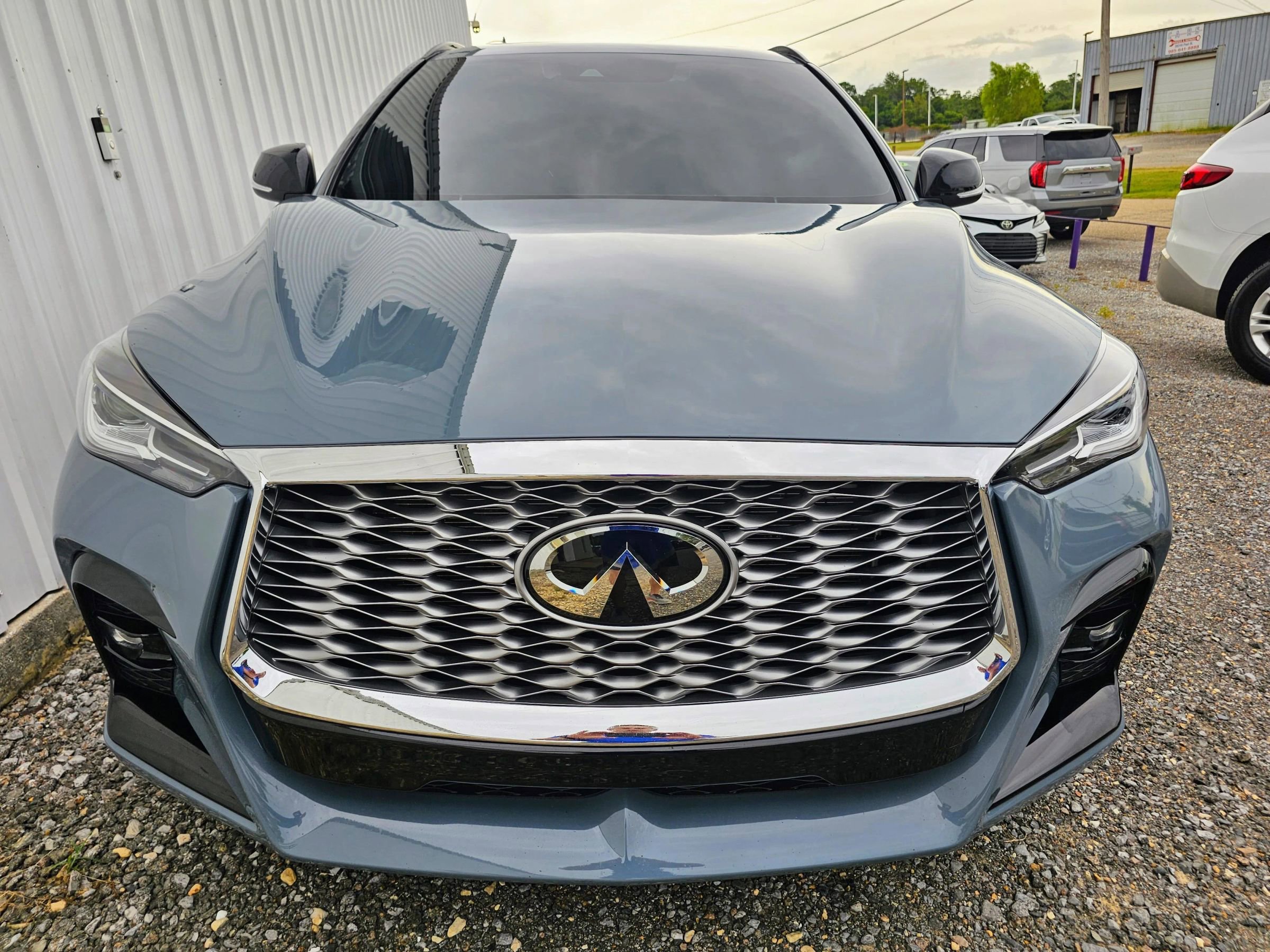 Used 2025 INFINITI QX55 Luxe w/ Cargo Package image 3