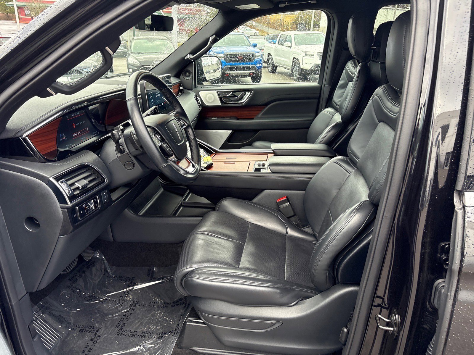 Used 2024 Lincoln Navigator Reserve image 25