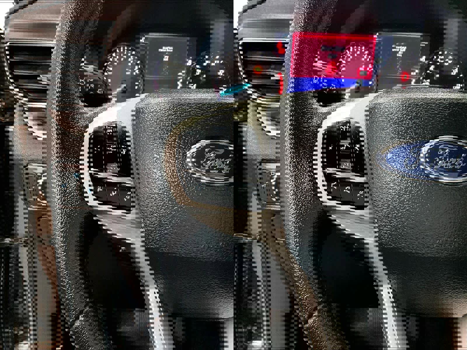 Used 2021 Ford Explorer XLT w/ Equipment Group 202A AWD/4WD image 23