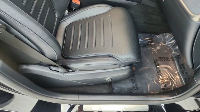 Used 2025 Mercedes-Benz GLC 350e 4MATIC image 24