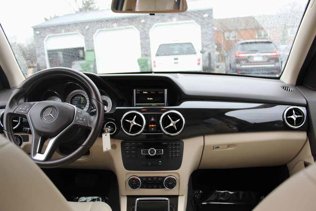 Used 2015 Mercedes-Benz GLK 350 2WD image 25