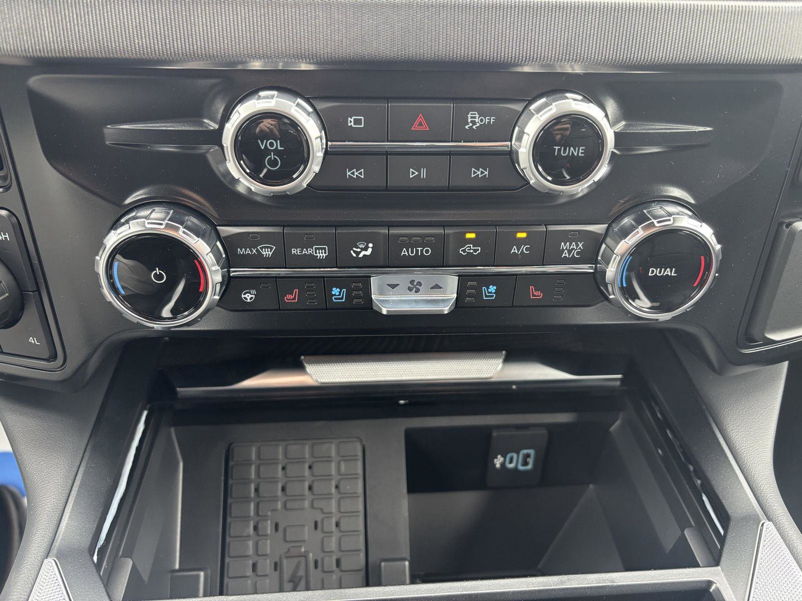 New 2025 Ford F350 Platinum image 23