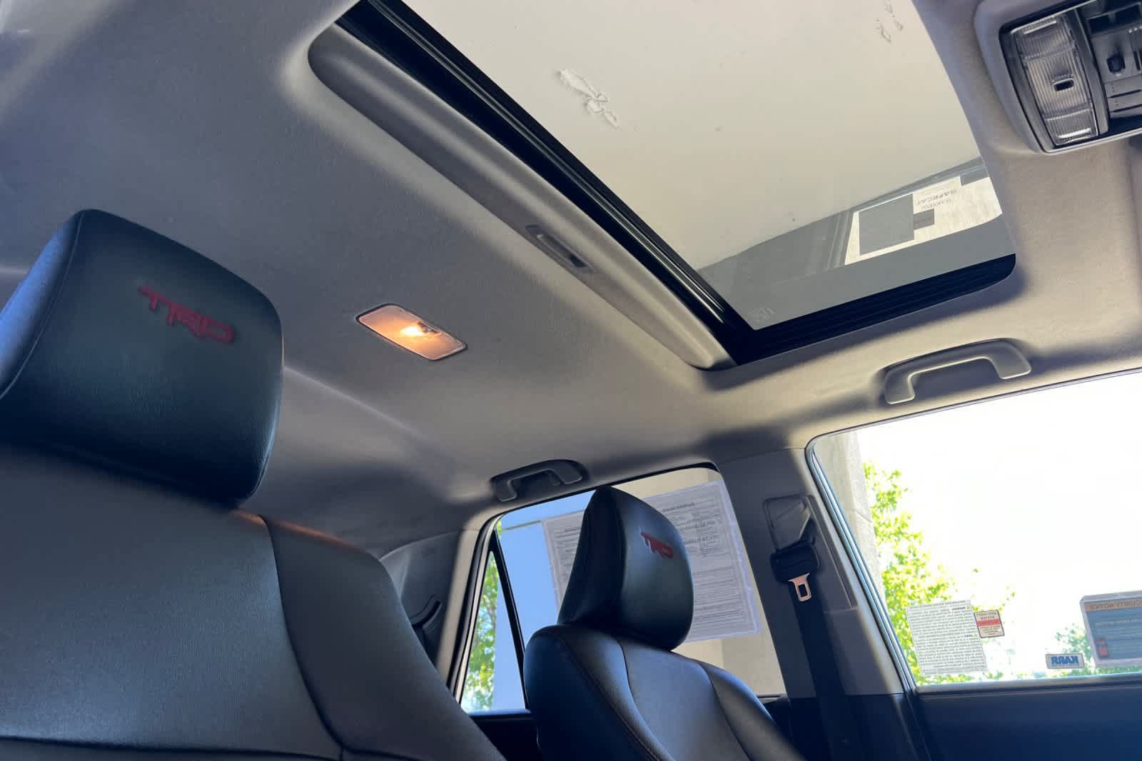 Certified 2021 Toyota 4Runner Venture w/ Moonroof Package AWD/4WD image 18