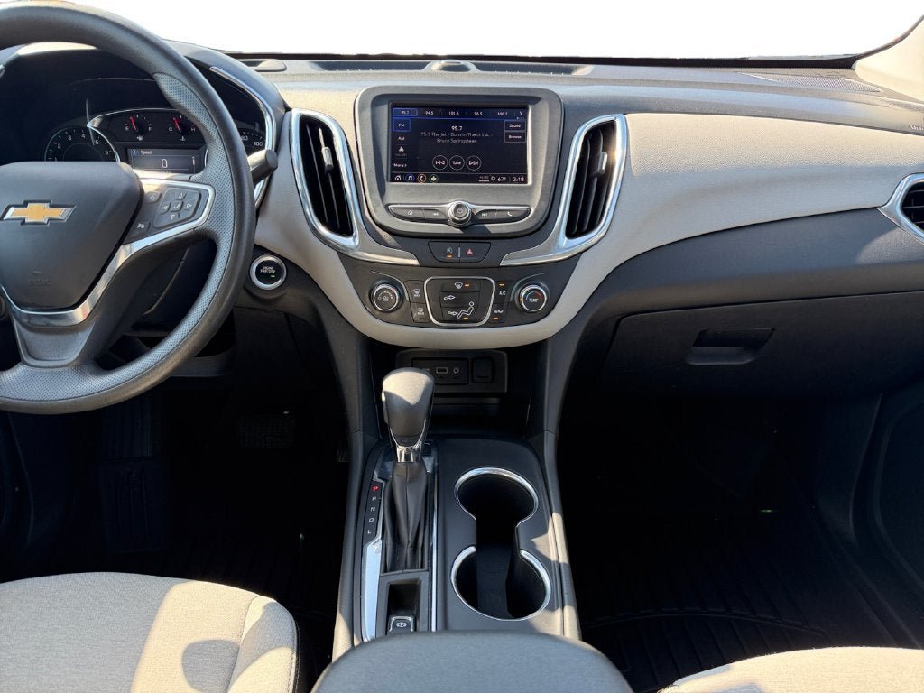 Used 2023 Chevrolet Equinox LT AWD/4WD image 13