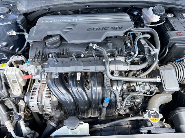 Used 2024 Hyundai Elantra Limited FWD image 31