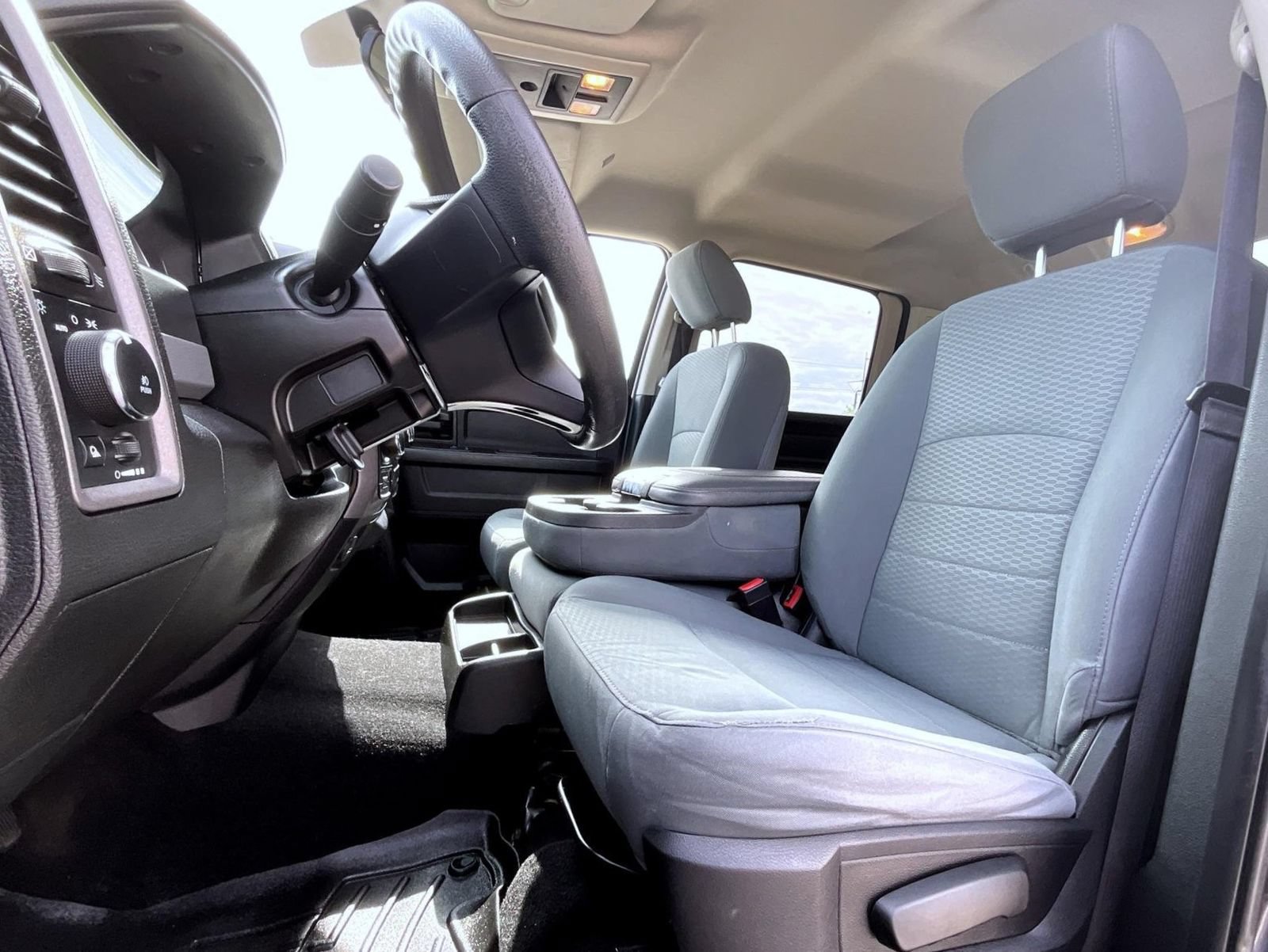 Used 2019 RAM 1500 Express AWD/4WD image 12