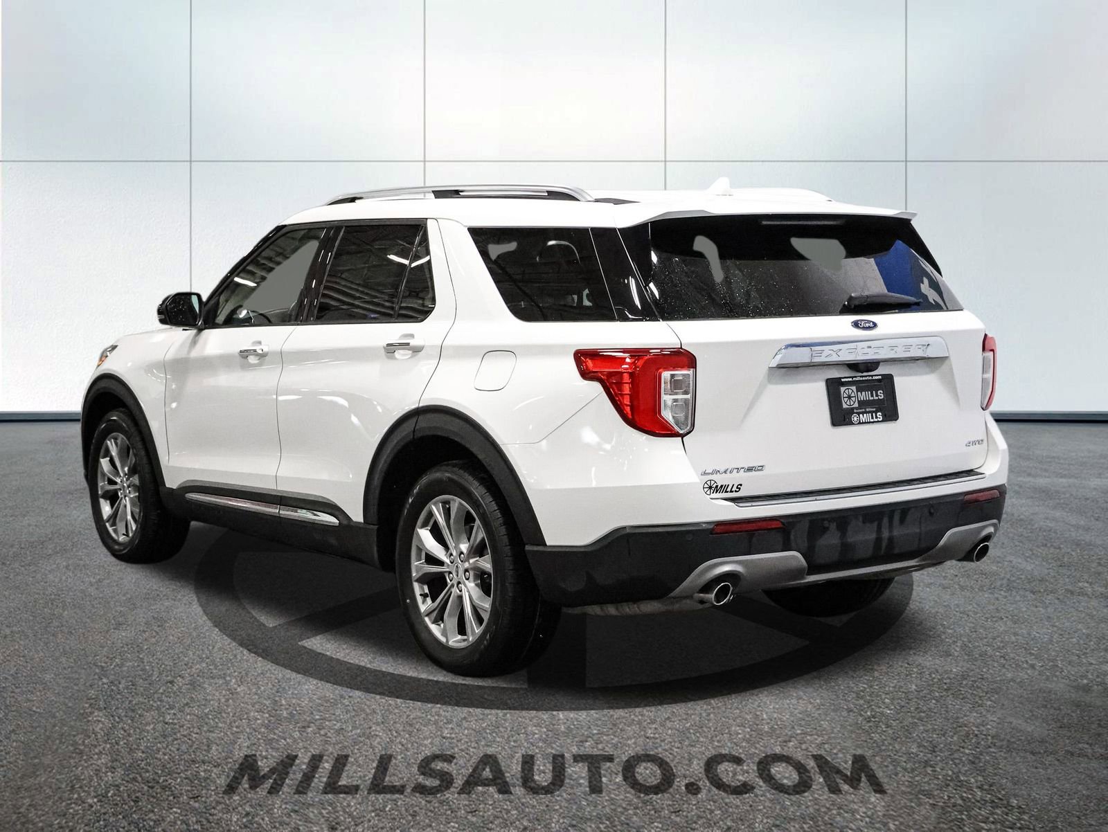 Used 2023 Ford Explorer Limited w/ Equipment Group 301A image 5
