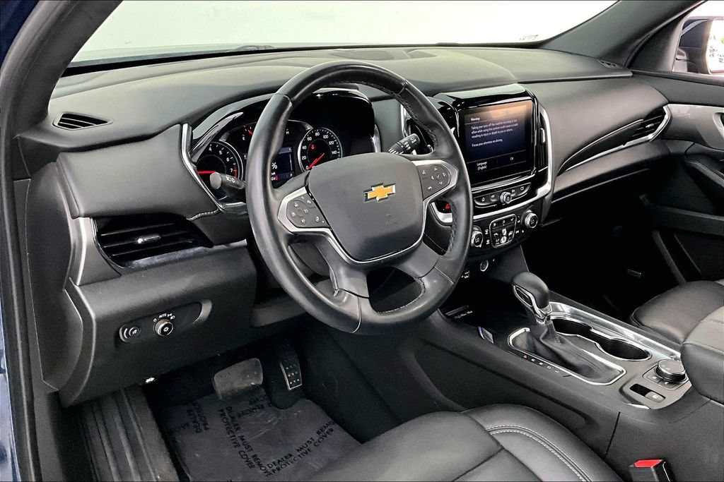 Used 2023 Chevrolet Traverse LT w/ LT Premium Package FWD image 16