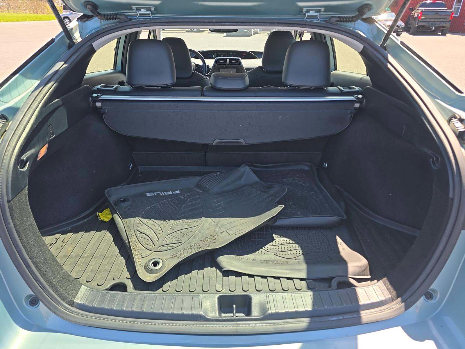 Used 2019 Toyota Prius XLE AWD/4WD image 7