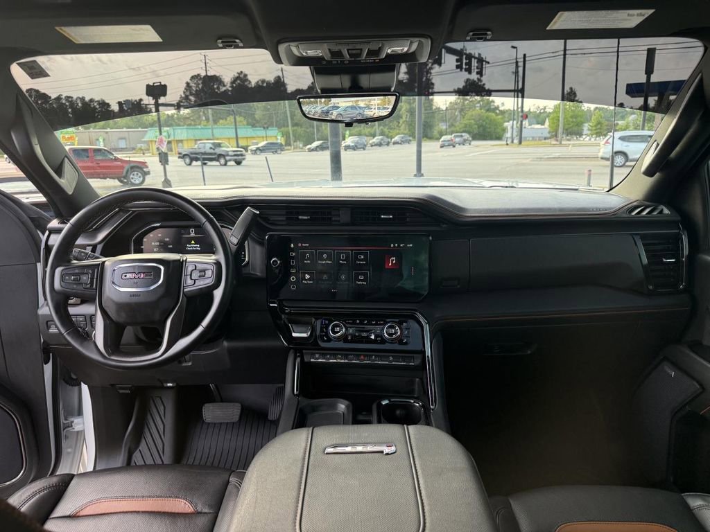 Used 2024 GMC Sierra 2500 AT4 w/ AT4 Premium Plus Package AWD/4WD image 3
