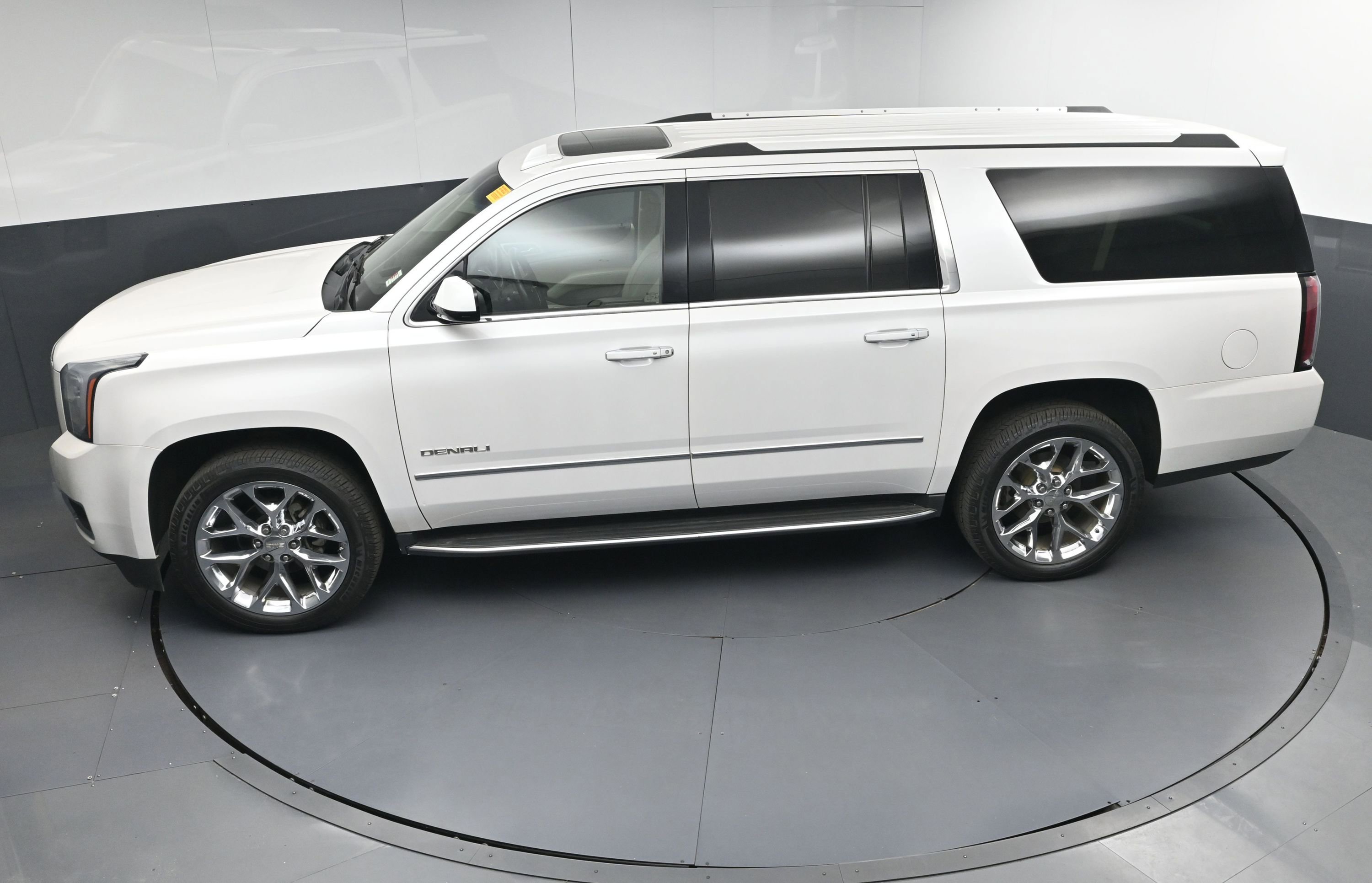 Used 2018 GMC Yukon XL Denali w/ Open Road Package AWD/4WD image 49