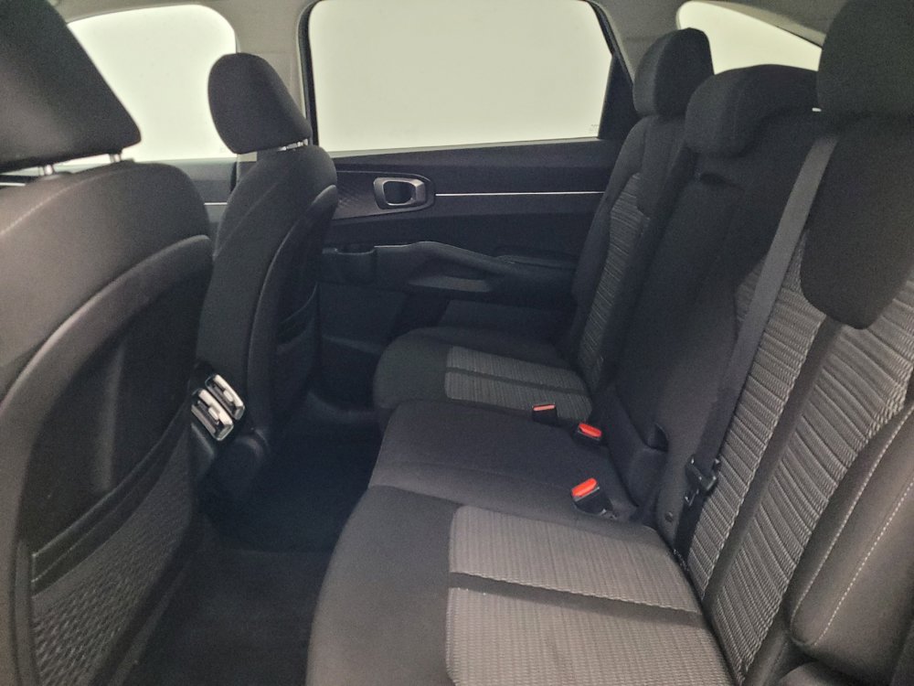 Used 2022 Kia Sorento LX FWD image 18