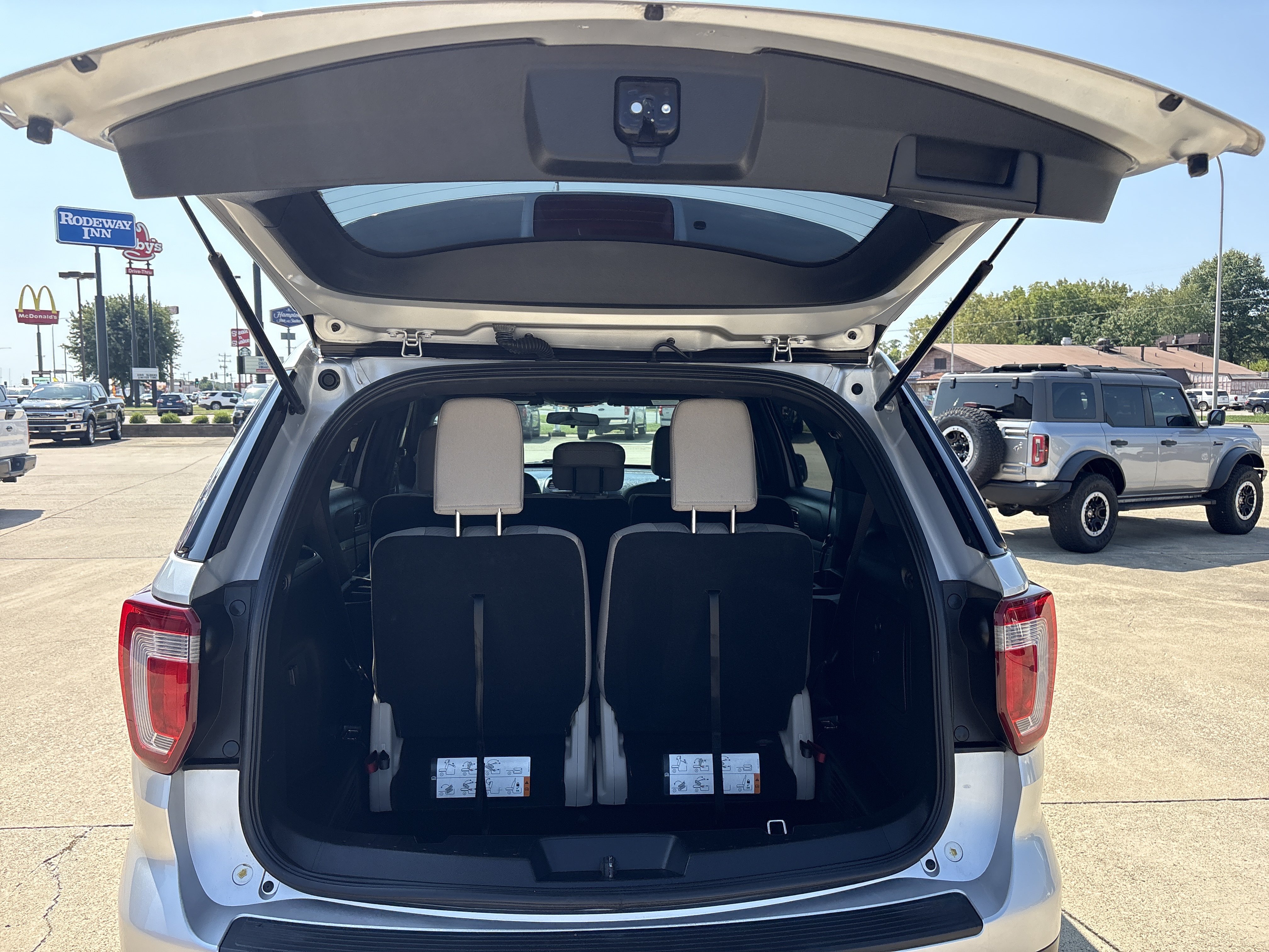 Used 2018 Ford Explorer FWD image 6