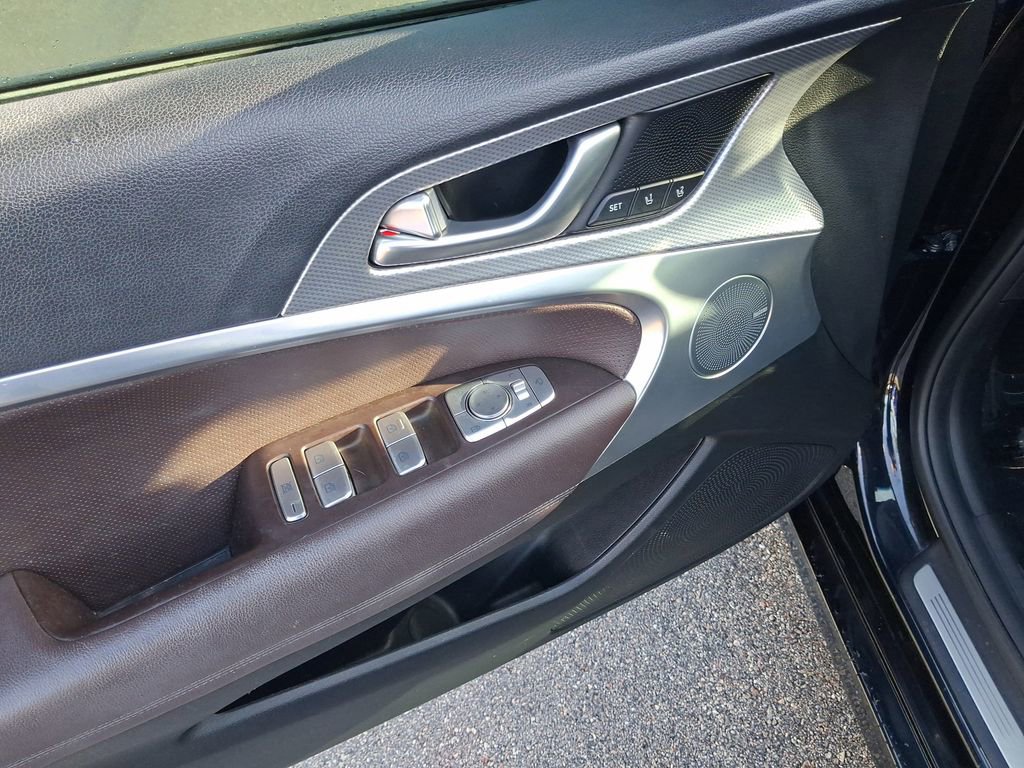 Used 2022 Genesis G70 2.0T w/ Prestige Package image 17