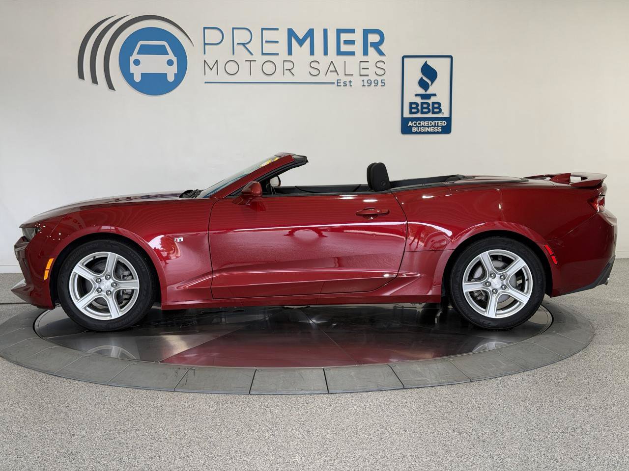 Used 2017 Chevrolet Camaro LT RWD image 2