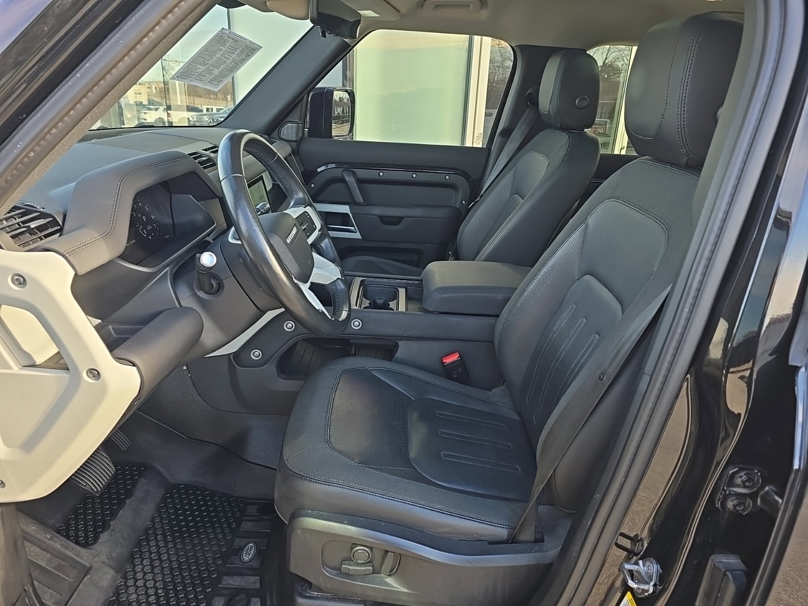 Used 2020 Land Rover Defender 110 SE image 10