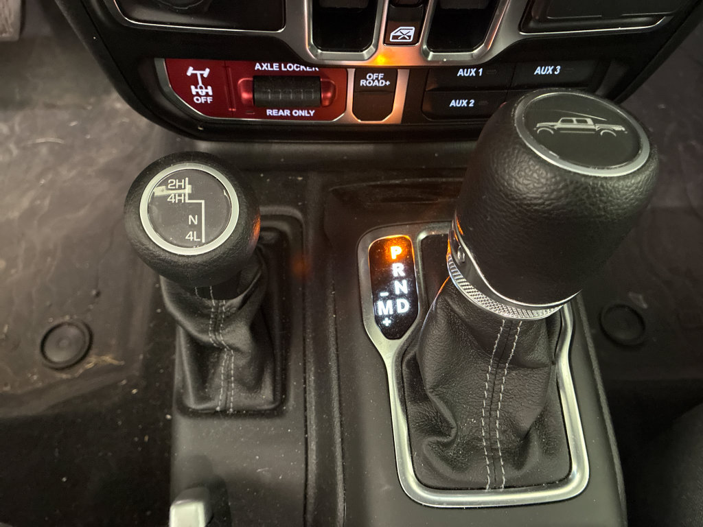 Used 2025 Jeep Gladiator Sport AWD/4WD image 19